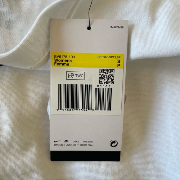 The Nike Tee Loose Fit Crop Top - Picture 4 of 4